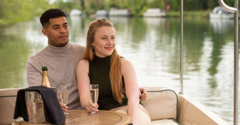 oxford-river-cruise-and-6-course-tasting-at-the-folly