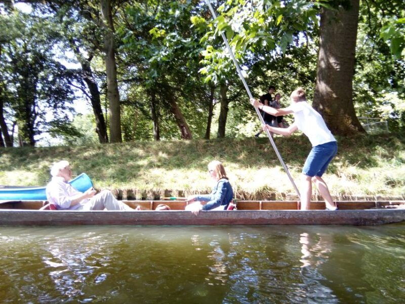 oxford-river-cruise-and-walking-tour-to-iffley-village