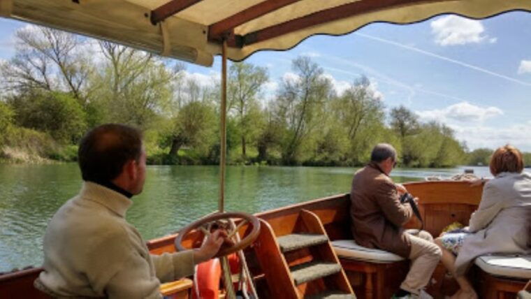 oxford-river-cruise-and-walking-tour-to-iffley-village