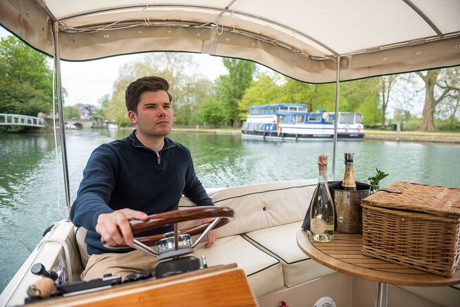 oxford-sightseeing-river-cruise-along-the-university-regatta-course