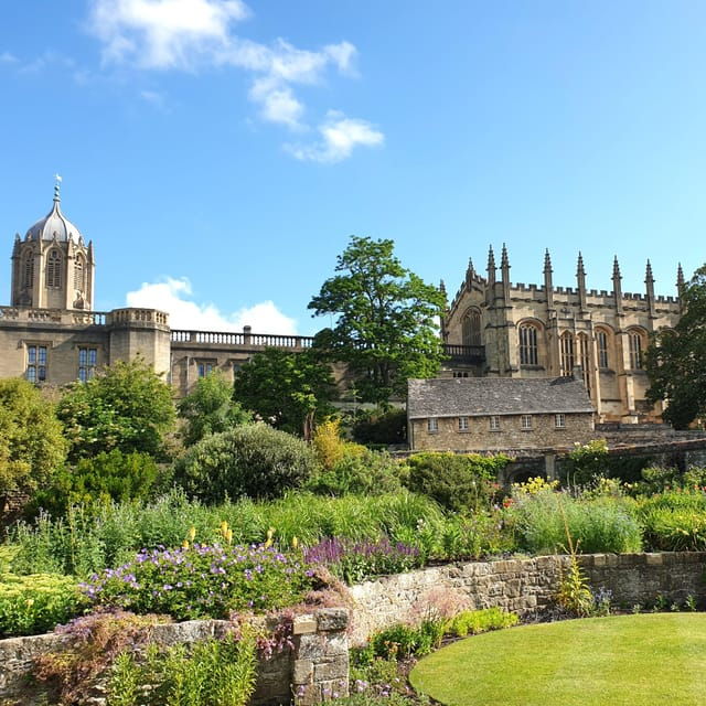 oxford-university-city-walking-tour-with-recent-graduate