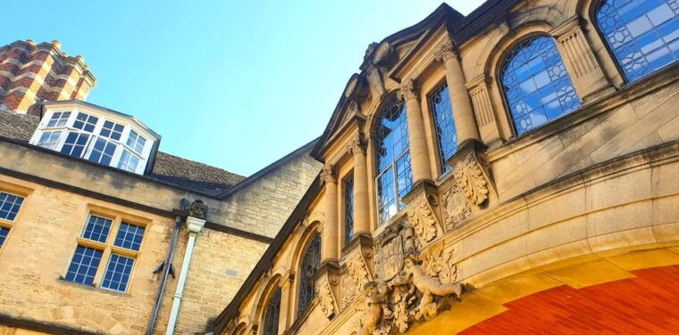 oxford-university-city-walking-tour-with-recent-graduate