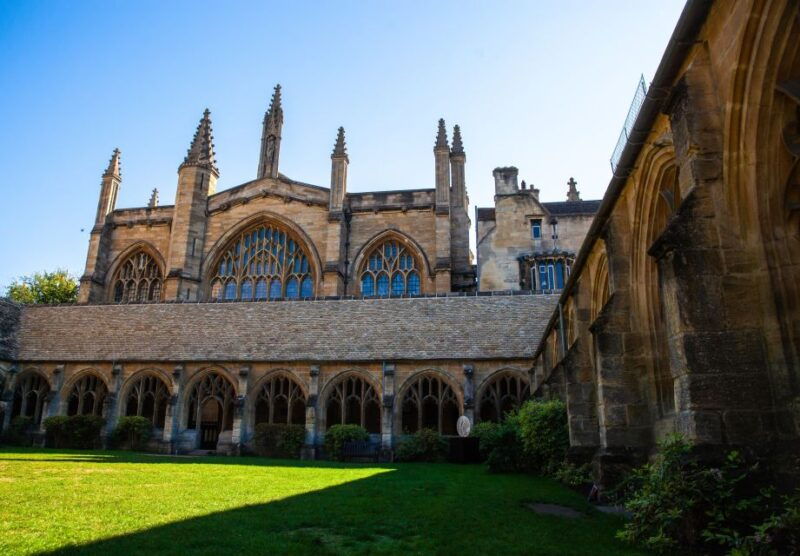 oxford-university-walking-tour-with-christ-church-visit