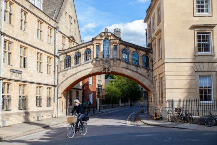 oxford-university-walking-tour-with-christ-church-visit