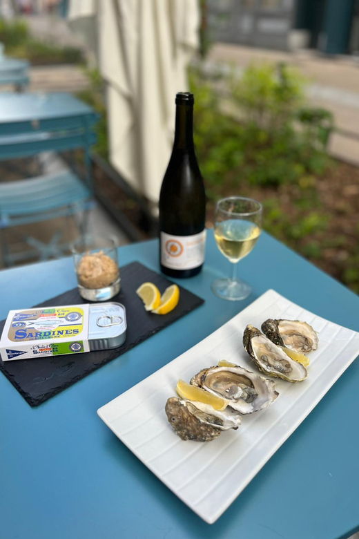 oyster-and-white-wine-tasting-in-the-heart-of-montmartre