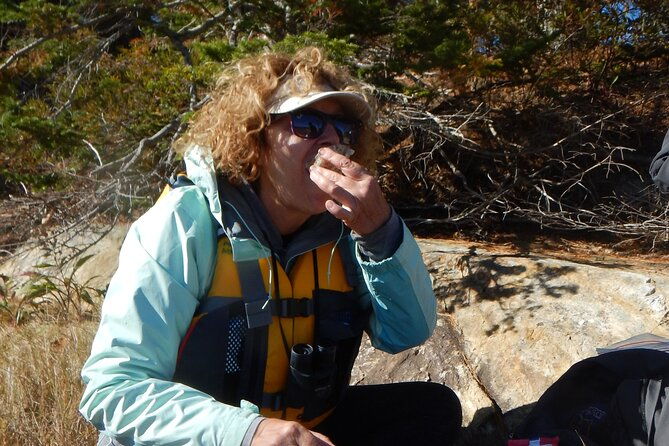 oyster-farm-complimentary-tasting-sea-kayak-tour-in-casco-bay-2