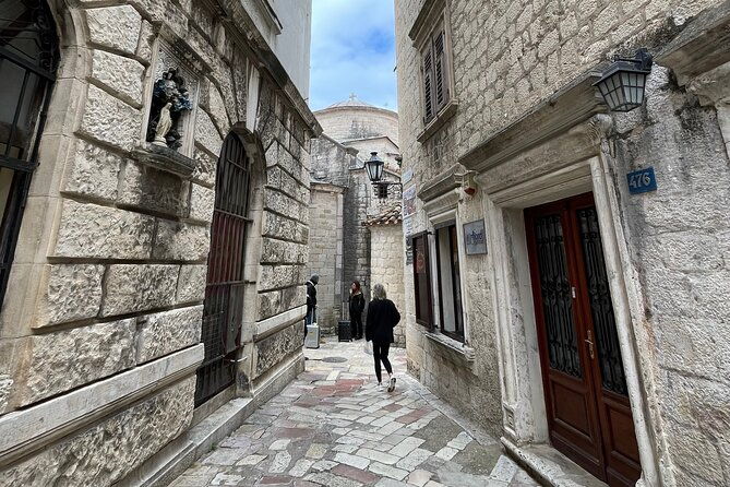 oysters-testing-private-tour-to-ston