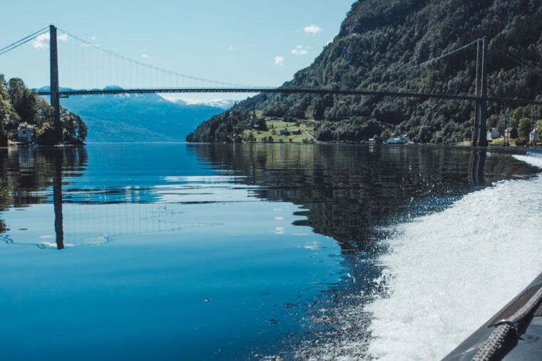 oystese-hardangerfjord-and-fyksesund-rib-fjord-adventure