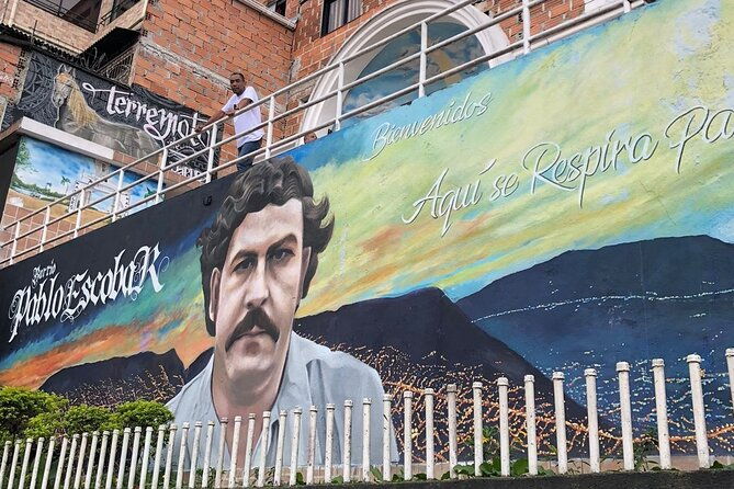 pablo-escobar-and-commune-tour-13-group