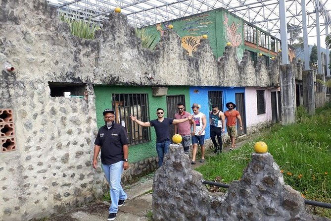 pablo-escobar-and-comuna-13-small-group-half-day-tour