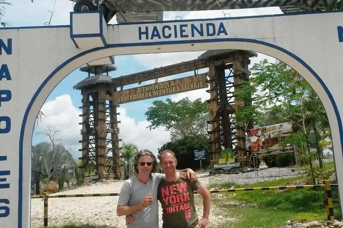 pablo-escobar-hacienda-napoles-private-full-day-tour