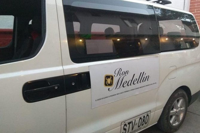 pablo-escobar-hacienda-napoles-private-full-day-tour