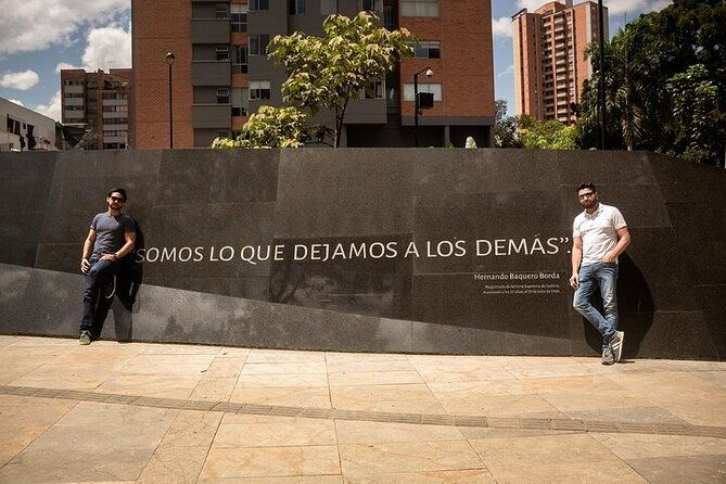 pablo-escobar-tour-and-comuna-13-private-tour