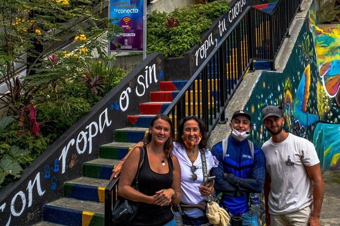 pablo-escobar-tour-and-comuna-13-private-tour