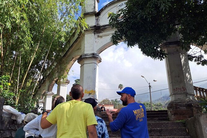 pablo-escobar-tour-his-beginnings-in-crime