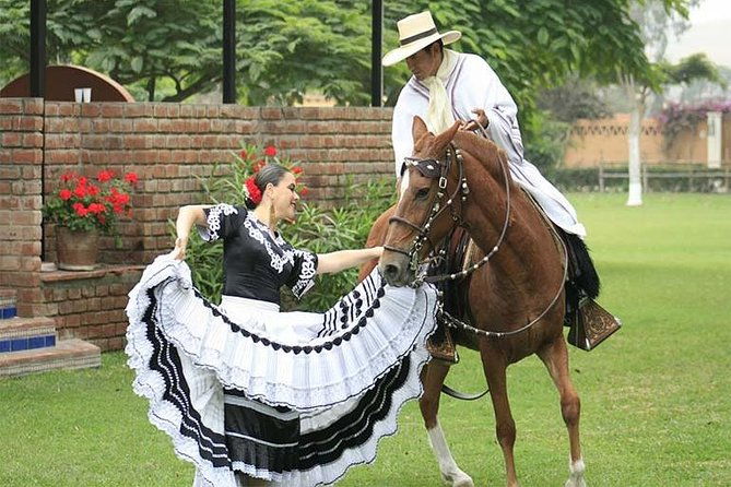 pachacamac-pyramids-lunch-dance-horse-show-must-see-in-lima