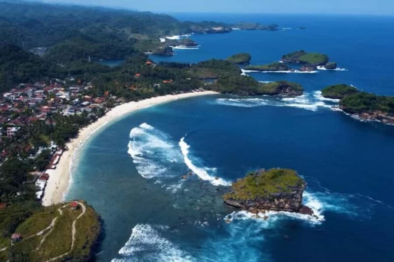 Pacitan: Pantai Watu Karung Beach Day Trip - Why This Tour Is a Great Choice