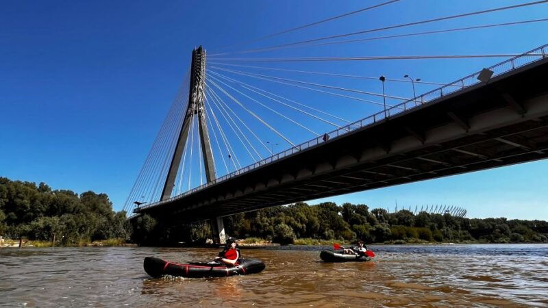 packrafting-kayaking-guided-tour-vistula-river-warsaw-poland