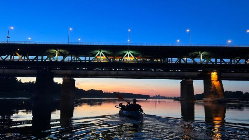 packrafting-kayaking-guided-tour-vistula-river-warsaw-poland