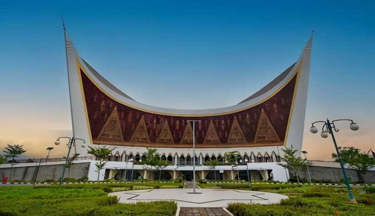 padang-amazing-city-tour-padang-with-lunch