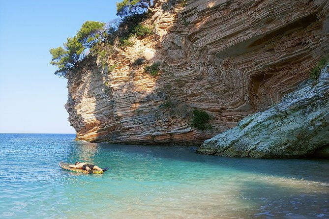 paddleboarding-in-the-islands-of-ksamil