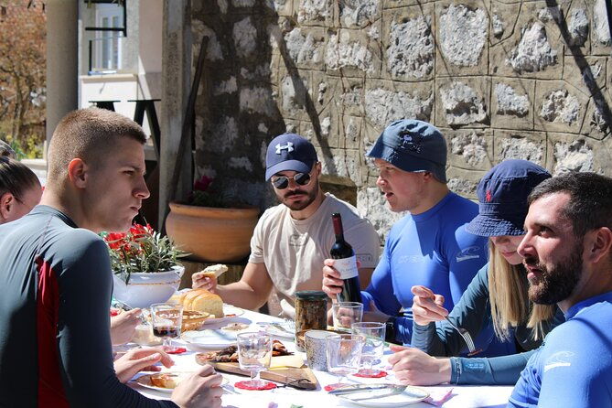 paddleboarding-on-river-ombla