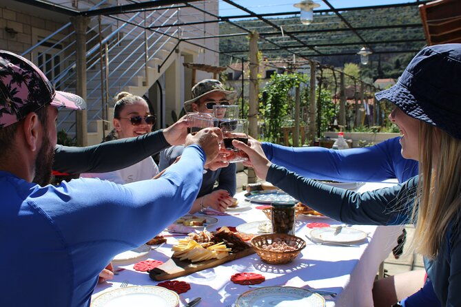 paddleboarding-on-river-ombla