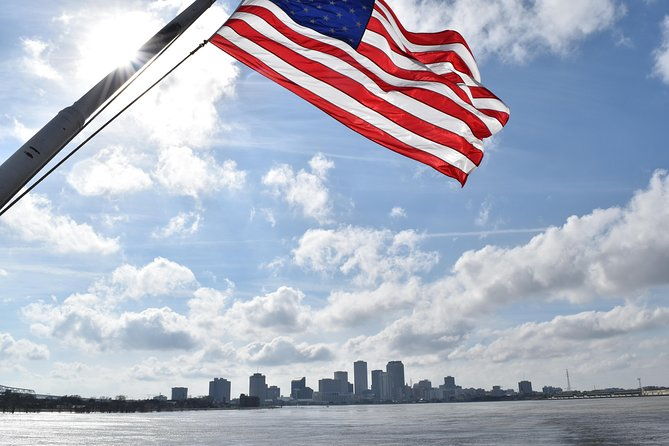 paddlewheeler-creole-queen-historic-mississippi-river-cruise