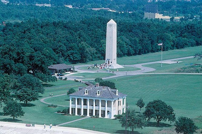 paddlewheeler-creole-queen-historic-mississippi-river-cruise