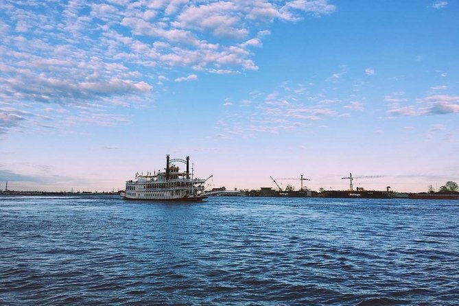 paddlewheeler-creole-queen-jazz-dinner-cruise-in-new-orleans