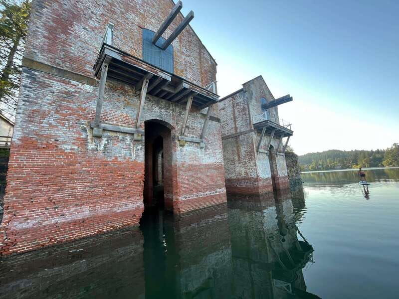 paddling-tour-to-the-historical-cole-island-victoria-bc