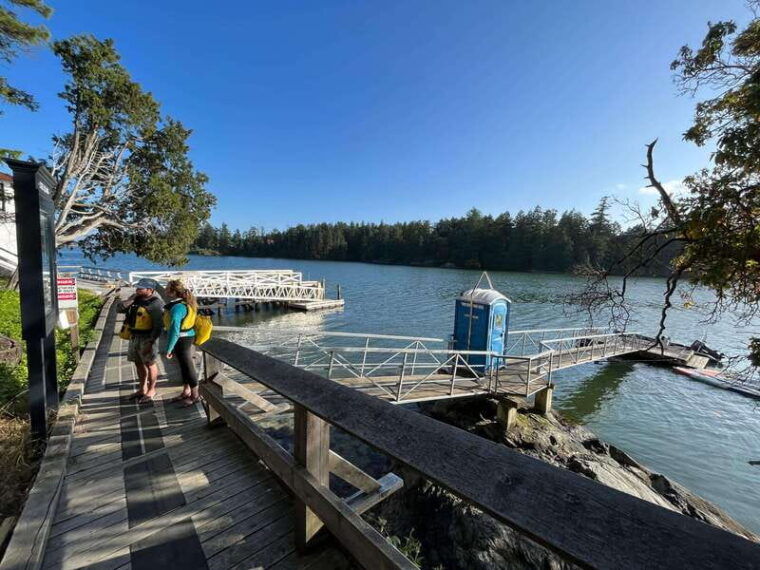 paddling-tour-to-the-historical-cole-island-victoria-bc