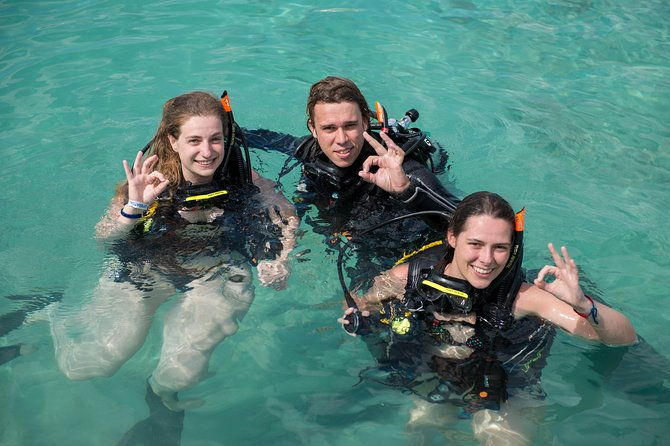 padi-discover-scuba-dive-at-5-star-dive-center-blue-bay-dive-curacao