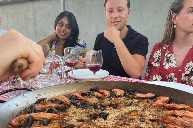 Paella Master Class in a Charming Rooftop Kitchen - The Welcome and Introduction
