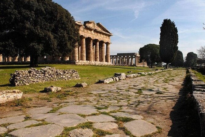 paestum-greek-ruins