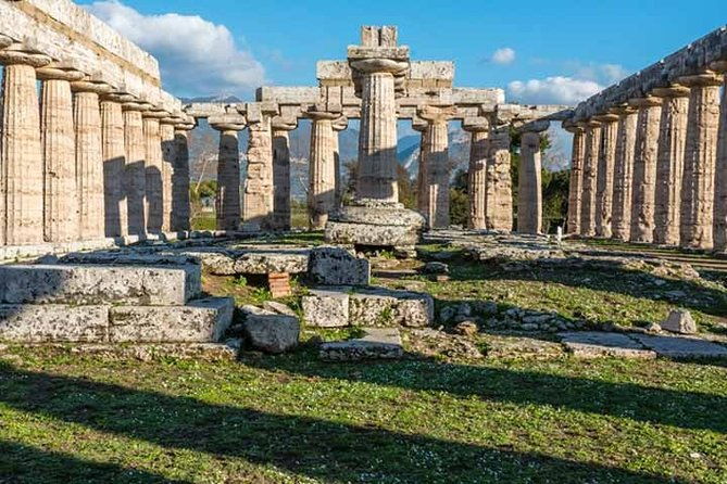 paestum-greek-ruins