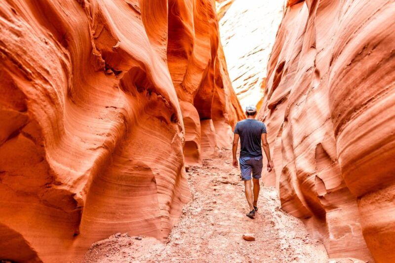 page-lake-powell-guided-kayak-water-antelope-canyon-tour