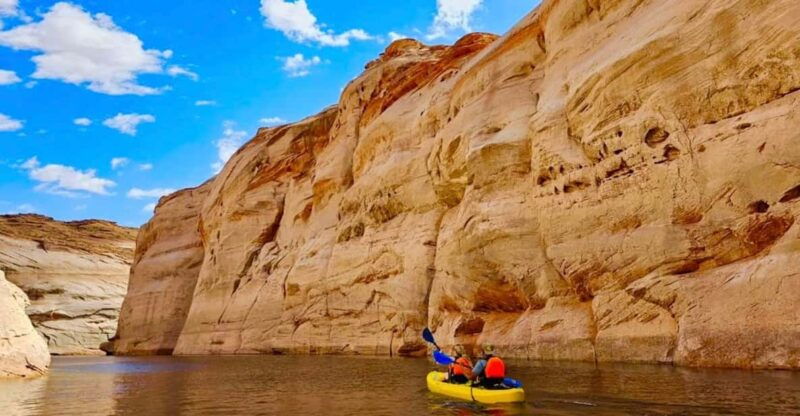 page-lake-powell-kayak-water-antelope-canyon-hiking-tour