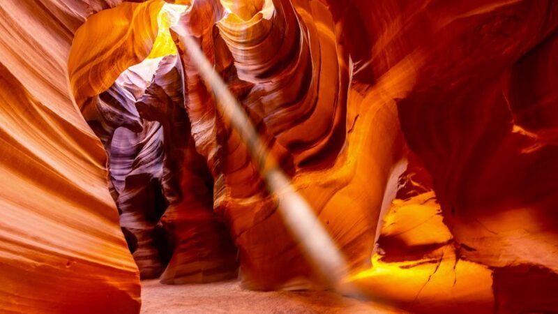 page-upper-antelope-canyon-tour-with-navajo-guide