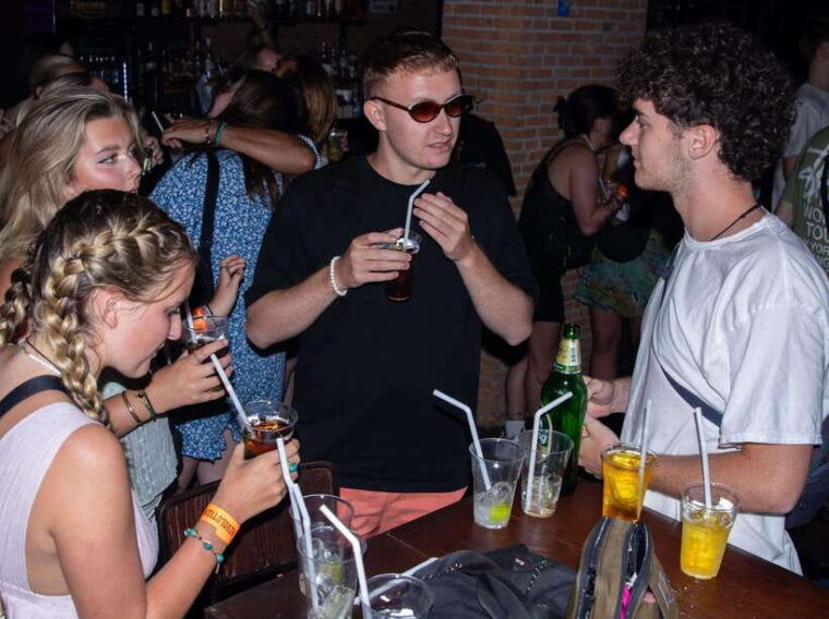 pai-pub-crawl-the-best-nightlife-in-town