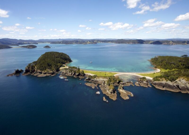 Paihia/Russell: Hole in the Rock Cruise with 2 Island Stops - What Sets This Tour Apart