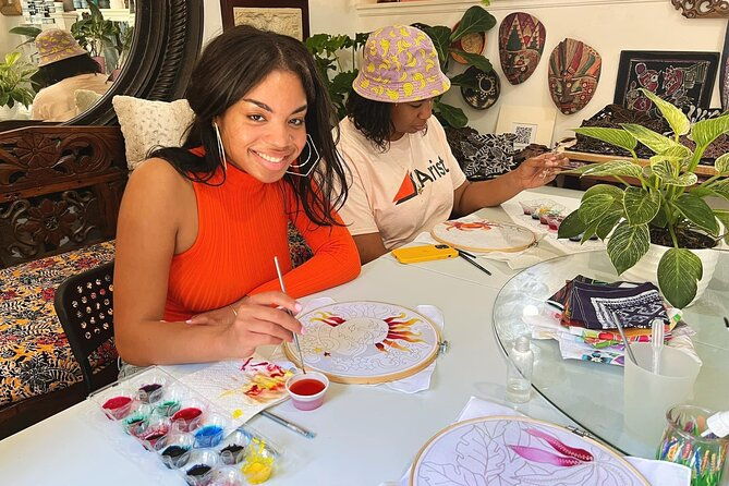 painting-activity-and-create-batik-art-with-a-malaysian-artist