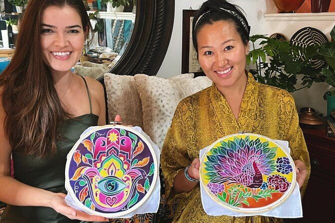 painting-activity-and-create-batik-art-with-a-malaysian-artist