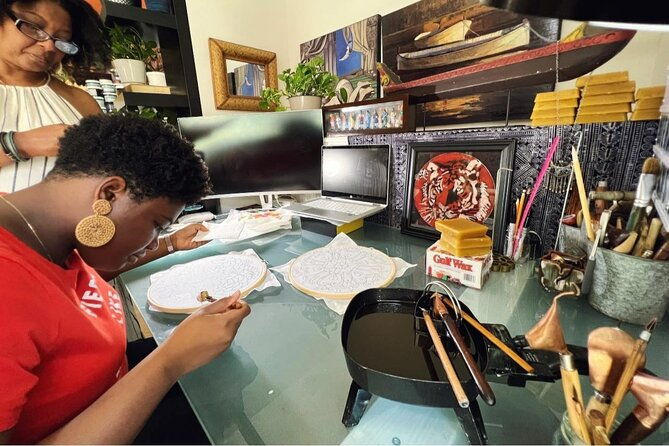 painting-activity-and-create-batik-art-with-a-malaysian-artist