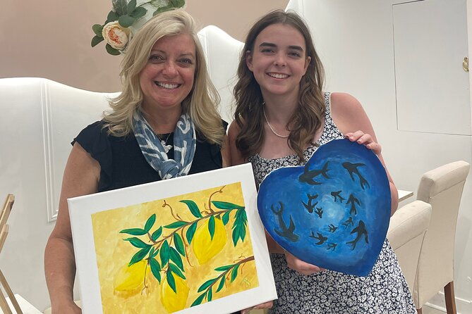 painting-experience-in-an-art-cafe-in-paris