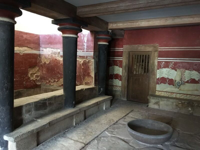 palace-of-knossos-small-group-tour