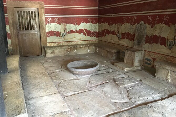 palace-of-knossos-small-group-vip-tour