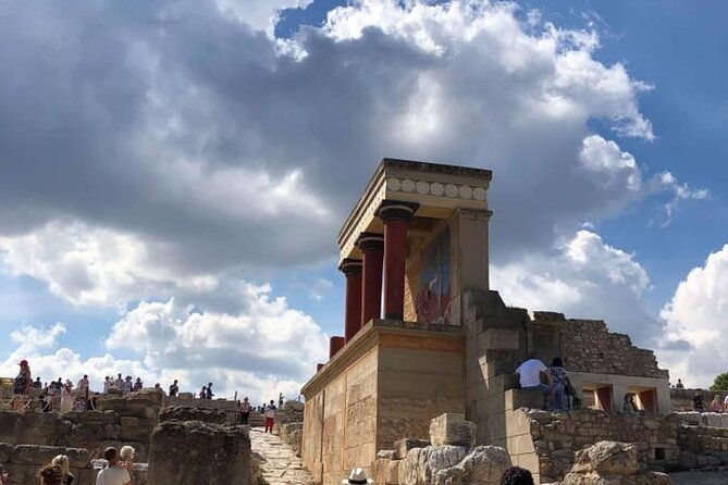 palace-of-knossos-small-group-vip-tour