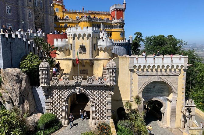 palace-of-pena-castle-of-mouros-sintra-rocca-and-cascais-full-day