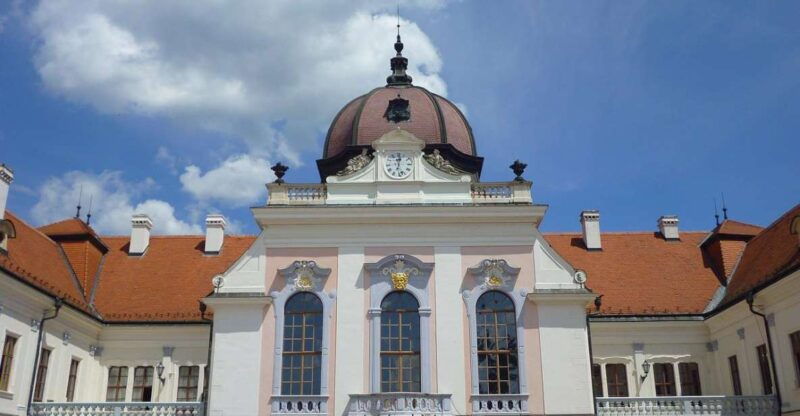 palace-of-queen-elisabeth-tour